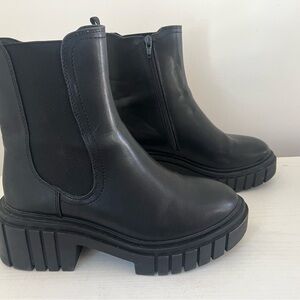 Black Chunky Chelsea Boots